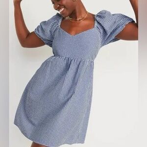 Old Navy Fit And Flare blue searsucker puff sleeve dress